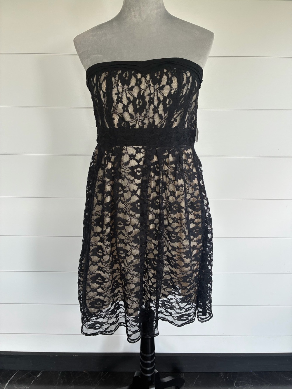 Angie Strapless Black Lace Dress with Nude Lining Sz L NWT/0275